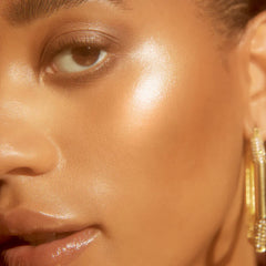 el.f Halo Glow Liquid Filter- 3.5 Medium Moyen-Makeup Stash Pakistan