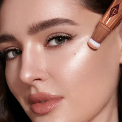 Highlighter, Beauty Light Wand Spotlight, liquid highlighter, Charlotte Tilbury Spotlight, glowing makeup, dewy skin highlighter, face illuminator, champagne highlighter, luxury makeup, radiant glow makeup, makeup highlighter wand - Makeupstashpk