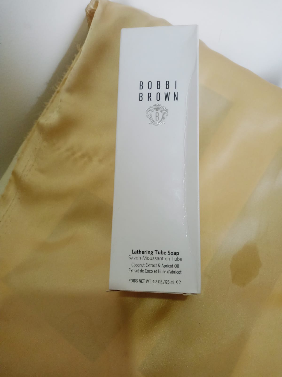 Bobbi Brown Lathering Tube Soap 125 ML - Makeup Stash Pakistan