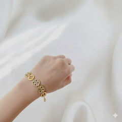 Tory Burch,Bracelet,Elegant,Makeup Stash Pakistan