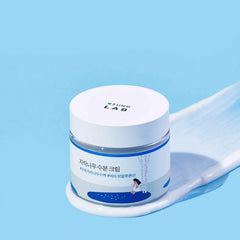 Moisturizing Cream,hydrating,lightweight gel-cream,refreshing,soothing effects,long-lasting,Makeupstash