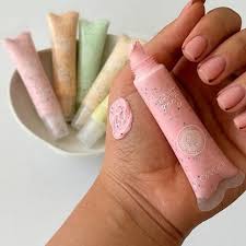 Hudamoji Fruit Lip Scrub - Makeup Stash Pakistan