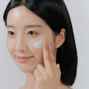Korean sunscreen, SPF50 sunscreen, Centella sunscreen, hydrating sunscreen, Korean sunblock, lightweight sunscreen, sunscreen for sensitive skin, hyaluronic acid sunscreen, no white cast sunscreen, Korean skincare, daily sunscreen, soothing sunscreen, Centella Asiatica sunscreen, - Makeup Stash Pakistan