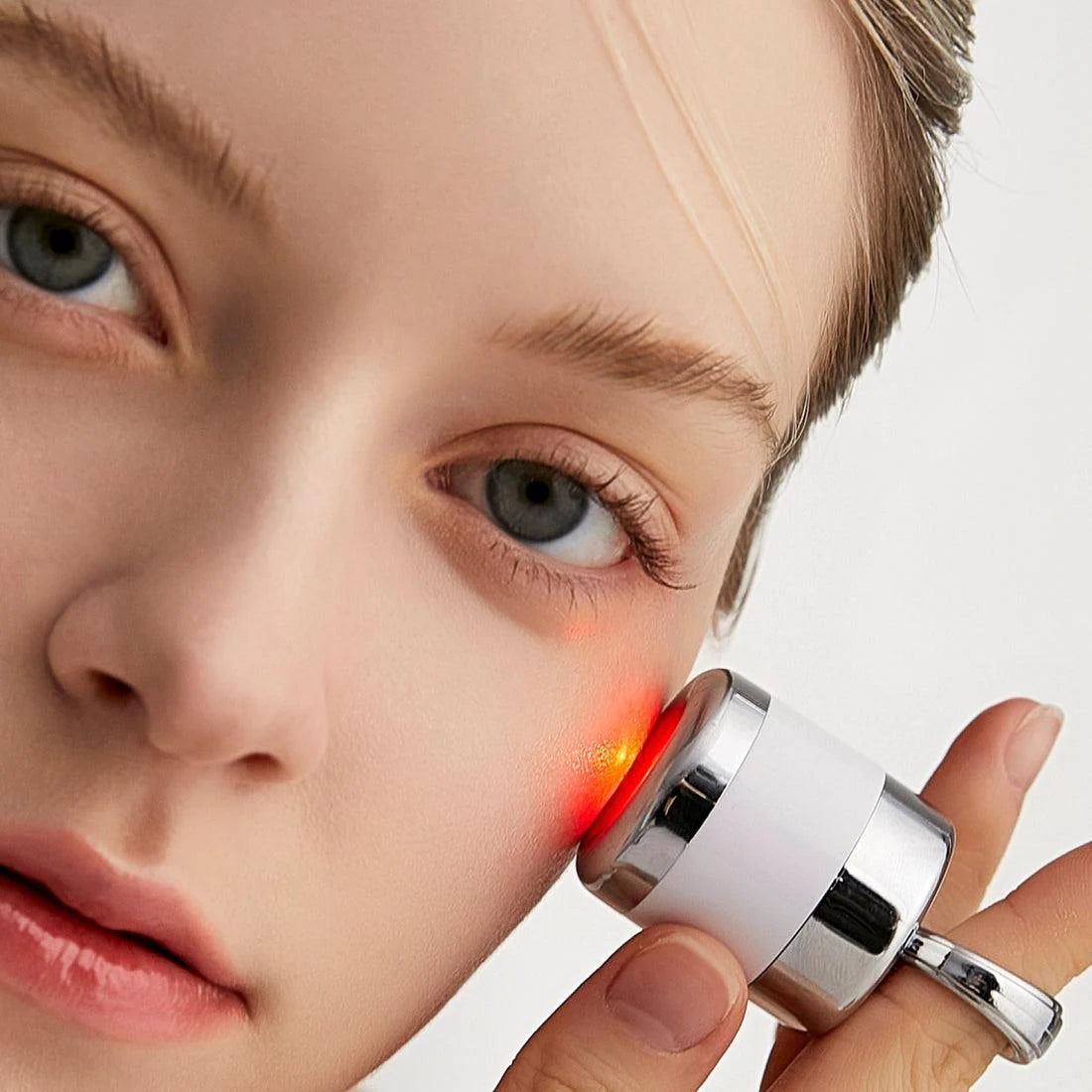 Meditherapy - Vita Real Toning Laser Cream + LED Device-Makeup Stash Pakistan