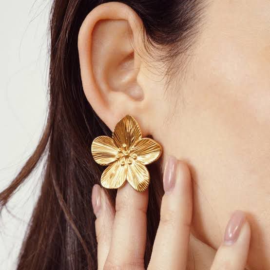 Gold flower earrings, flower stud earrings, floral earrings women, gold plated earrings, five petal flower earrings, women's stud earrings, floral jewelry, elegant earrings, dainty flower earrings, fashion jewelry women, gold stud earrings, gift for her - Makeupstashpk