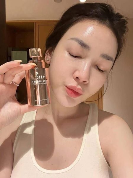 Cream,Tone Up Cream ,Brightening, Korean skincare,instant natural skin, Hydrating, Makeup Stash Pakistan