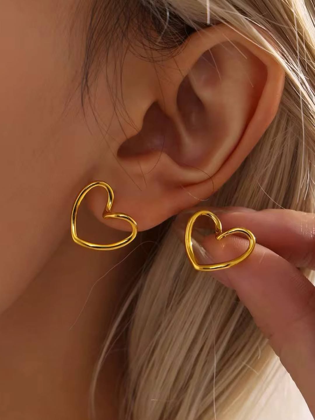 Heart Pendant,Jewelry Set,Necklace,Earrings,Lightweight,Makeup Stash Pakistan