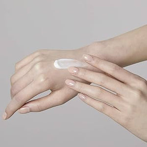 Hand Cream ,Deep Moisturizing, Hand Cream for Dry, Cracked Hands , Skin Barrier Repair -Makeup Stash Pakistan