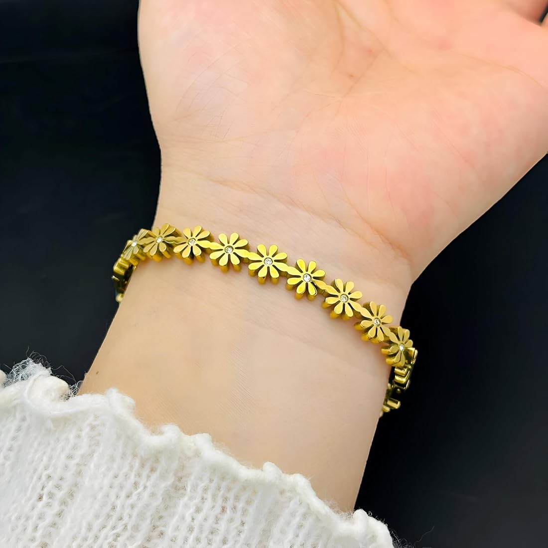 Gold Plated Stainless Steel Daisy Flower Bracelet – Elegant Floral Jewelry