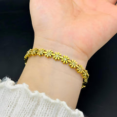 Gold Plated Stainless Steel Daisy Flower Bracelet – Elegant Floral Jewelry