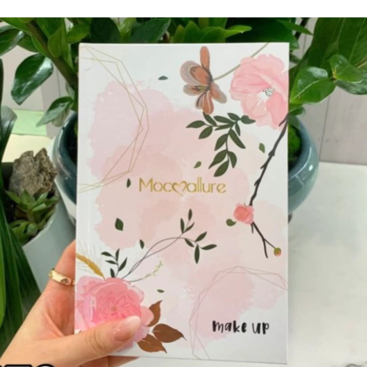 Mocallure Make UP Book Palette 4 in 1 - Makeup Stash Paksitanin 