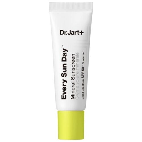 UV Protection,SunScreen, Sensitive Skin , Makeup Stash Pakistan