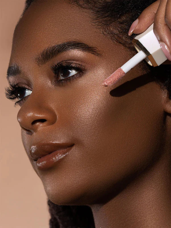 Glow Bloom highlighter ,liquid  , champagne shimmer , radiant face , cream liquid illuminator , long lasting , Makeupstashpk
