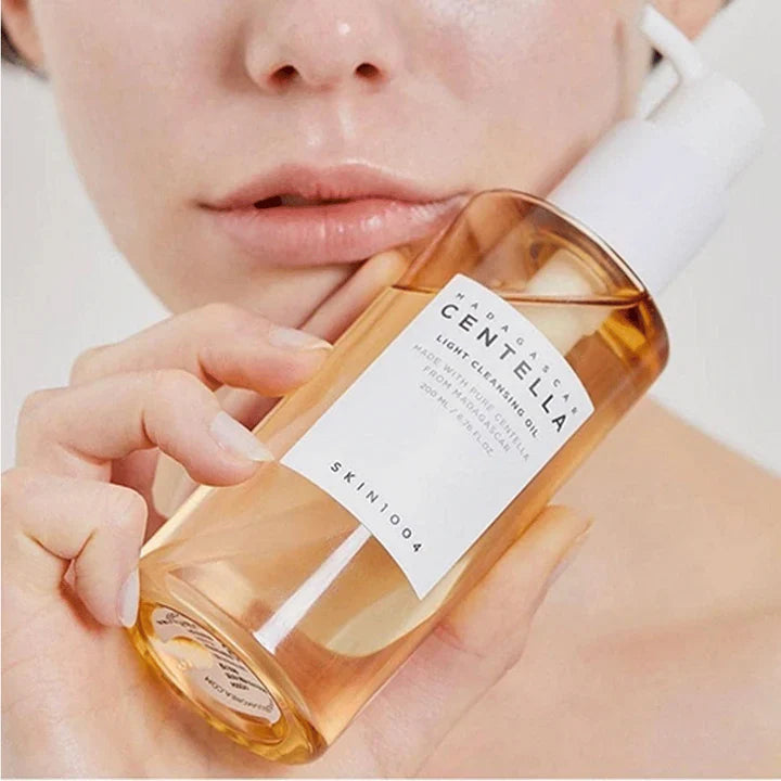 Skin1004 Madagascar Centella Light Cleansing Oil 200ml - Makeup Stash Pakistan