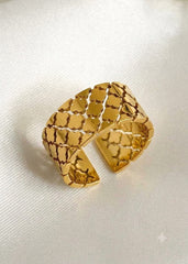 gold plated clover ring, adjustable ring for women, clover jewelry, gold adjustable ring, cutout lattice ring, lucky clover ring, statement ring women, fashion jewelry, elegant gold ring, women's accessories, trendy ring, gift for her, luxury style - Makeupstashk