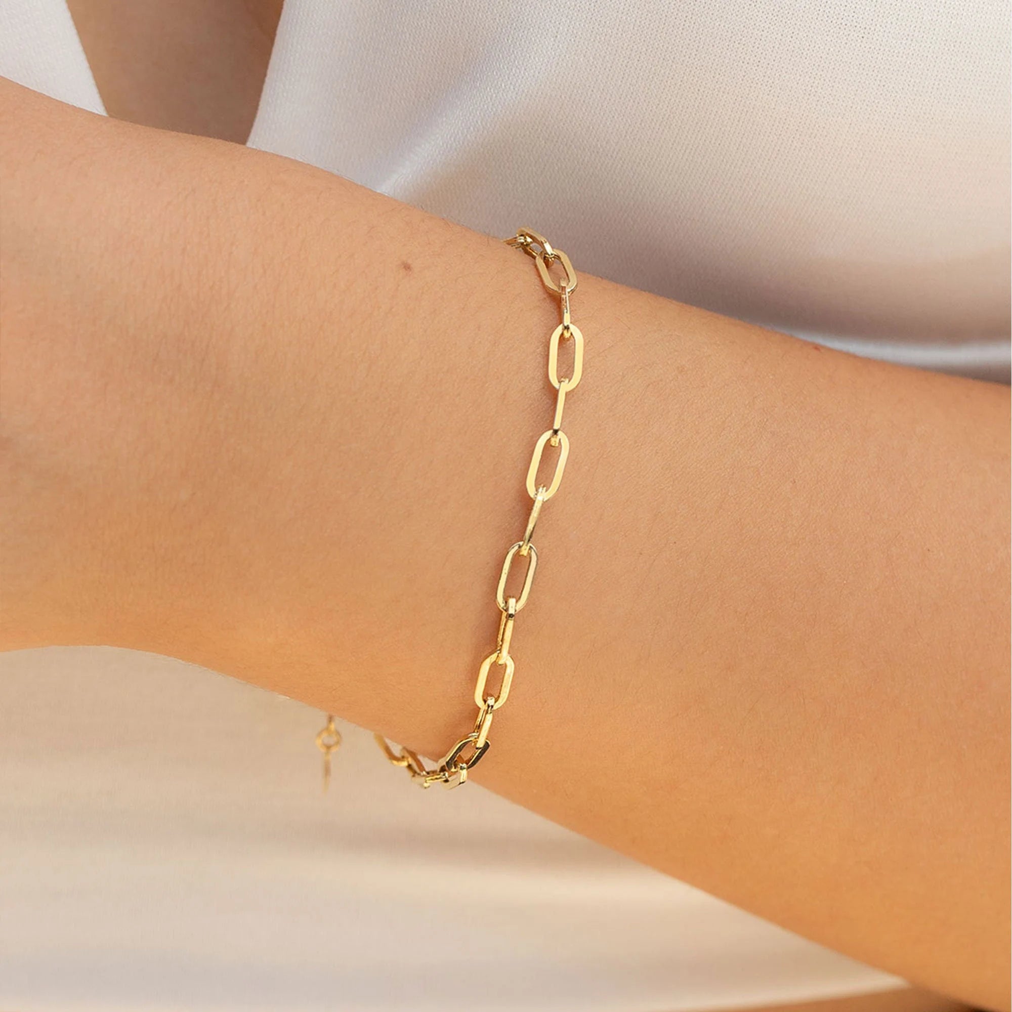 gold bracelet, gold paperclip bracelet, paperclip chain, paperclip chain bracelet, gold chain bracelet, gold link bracelet, oval link bracelet, elongated oval links, minimalist bracelet, minimalist jewelry, gold jewelry, womens bracelet, womens jewelry, chain jewelry - Makeupstashpk