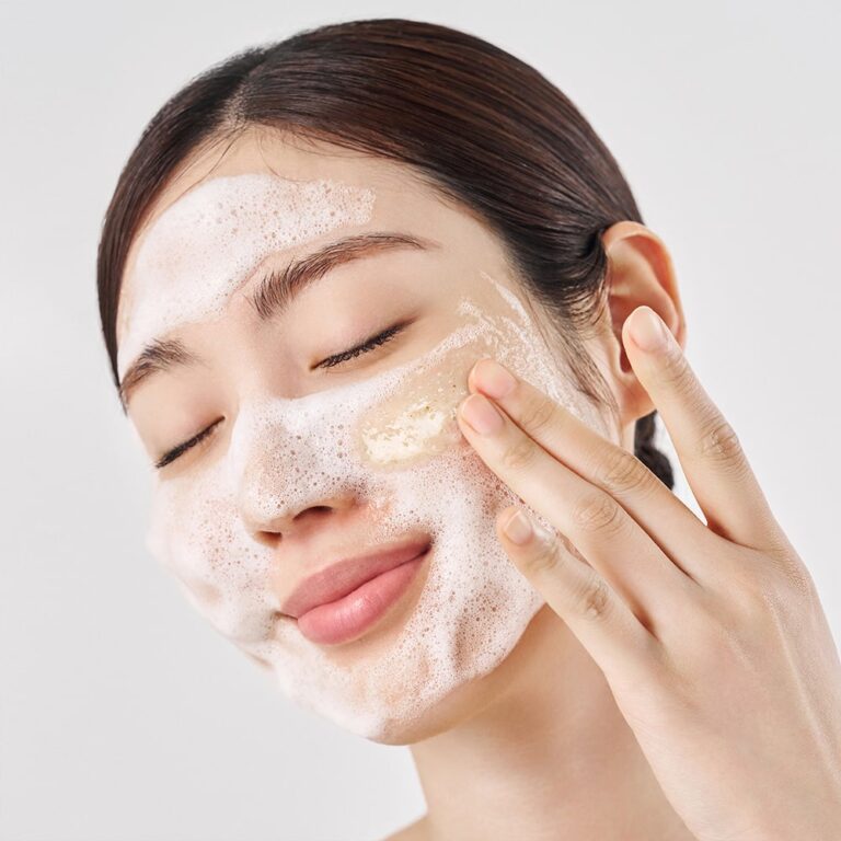 Gentle exfoliating cleanser, Korean face wash sensitive skin, oat face cleanser Korea, mild exfoliating face wash, Purito SEOUL cleanser, soothing cleanser for redness, Korean skincare cleanser, daily exfoliating cleanser, hydrating face wash - Makeup Stash Pakistan