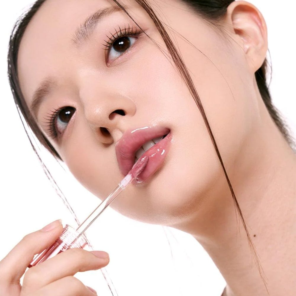 Rom&nd,Lip Gloss,non-sticky lip gloss,hydrating,lightweight,long-lasting stain,high-shine lip gloss,Korean beauty,Korean lipgloss,Makeupstash