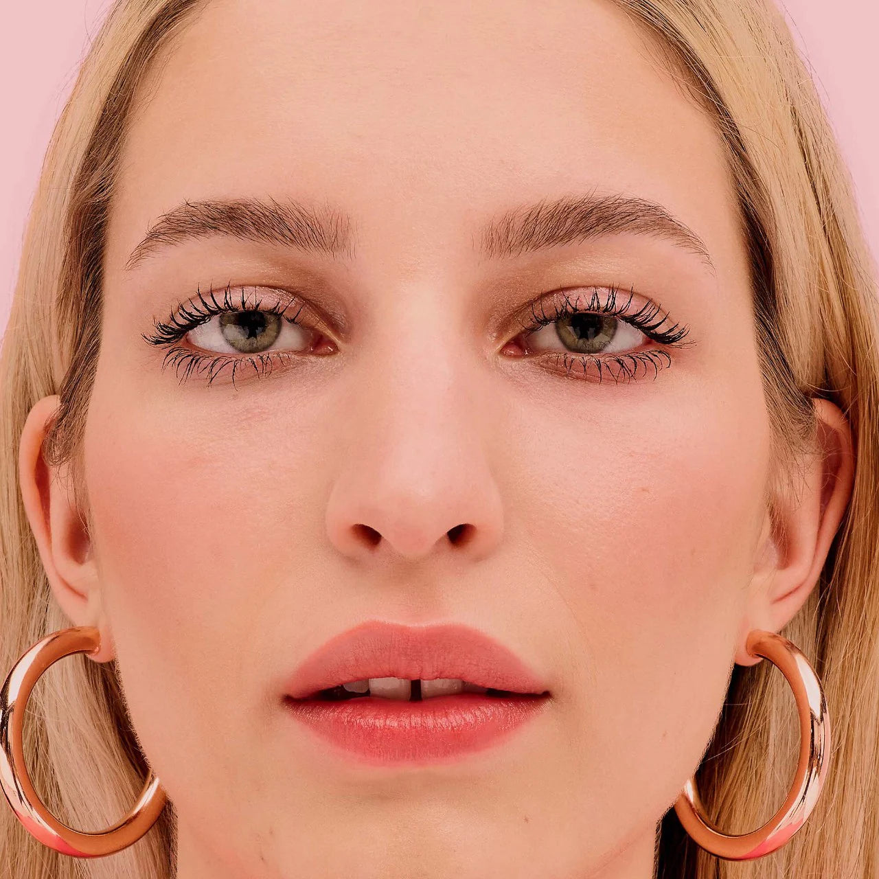 Long-Lasting, Volume, Curl, Lifting Mascara , Makeup Stash Pakistan