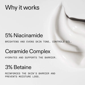 Lightweight , Oil-Free ,Moisturiser , Hydrate Skin, Makeup Stash Pakistan