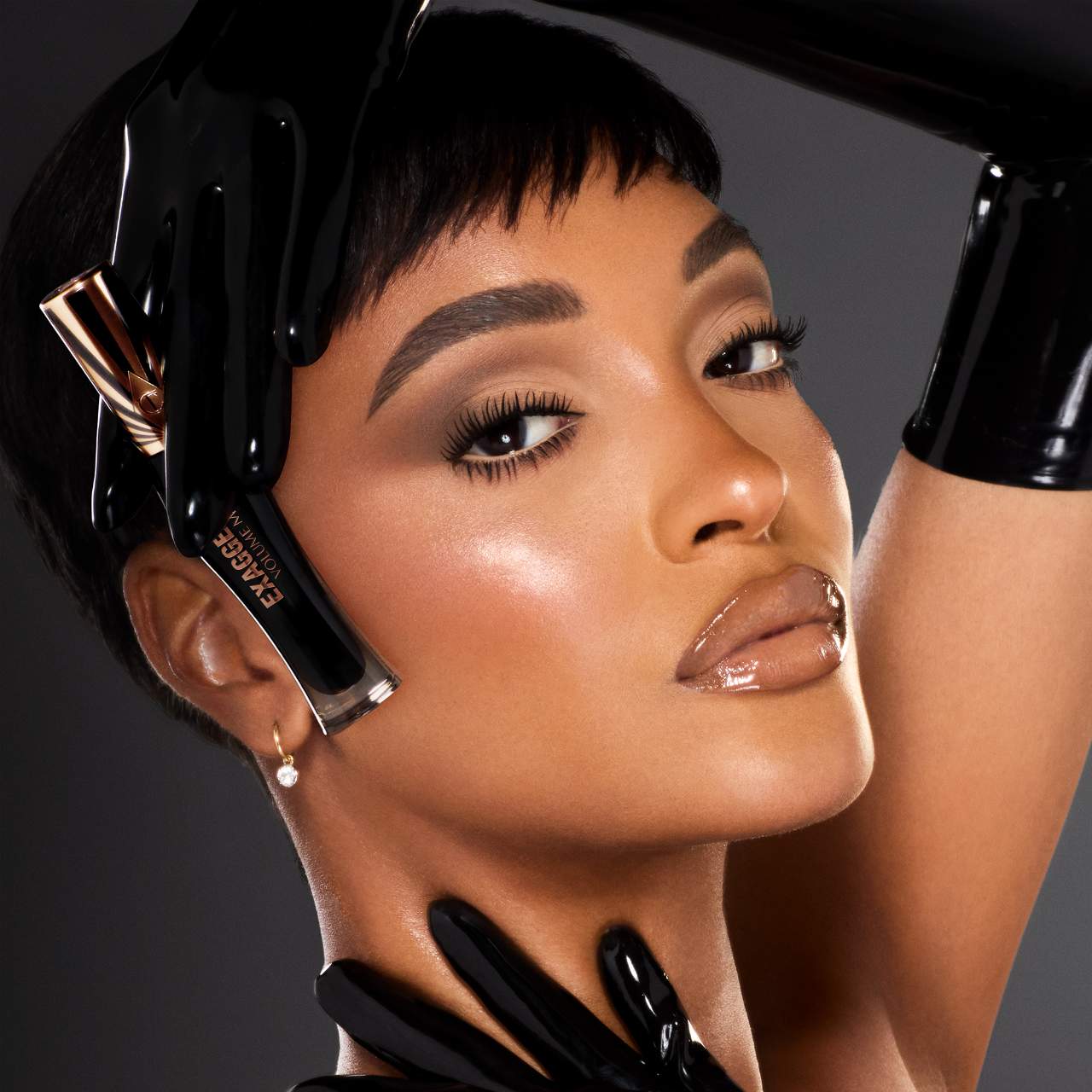 Charlotte Tilbury,Mascara,Long-lasting,Volumizing Mascara,long Lashes,Makeup Stash Pakistan